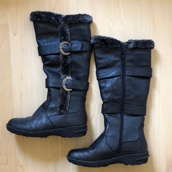 Boots - Picture 2 of 4